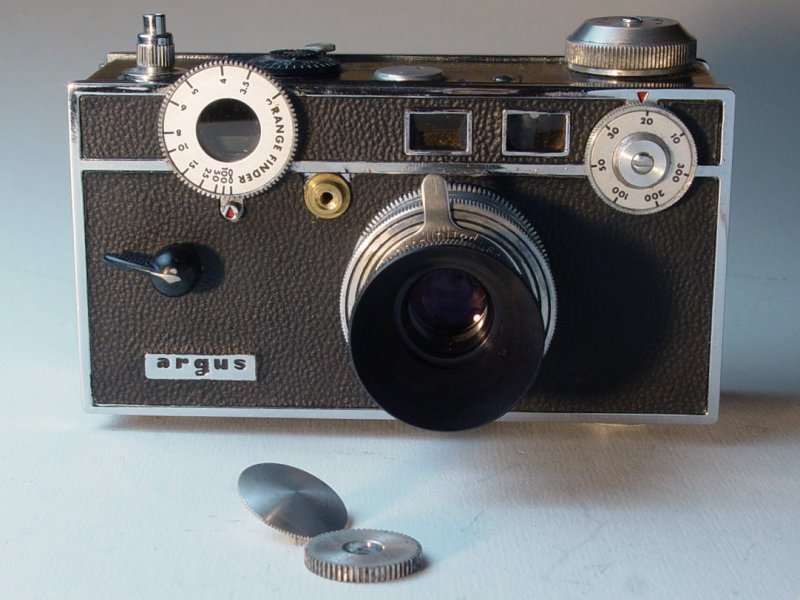 Argus C-3 - Removing coupling gear