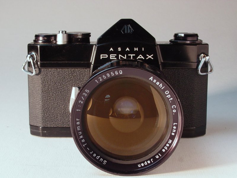 Asahi Pentax SL Black with Asahi Optical Super Takumar 1:2.0 35mm