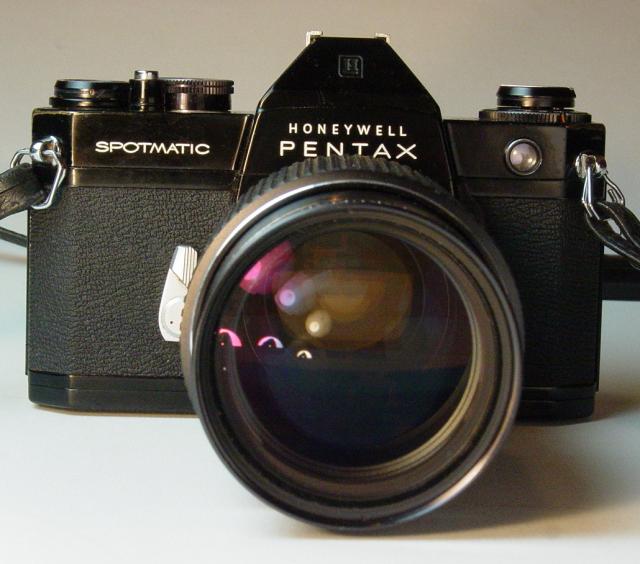 Spotmatic IIa with SMC TAKUMAR-ZOOM  1:4/45~125mm - Click to Enlarge