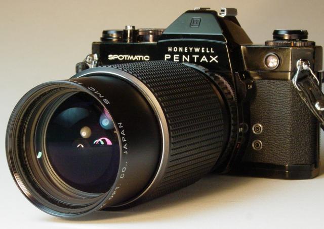 Spotmatic IIa with SMC TAKUMAR-ZOOM  1:4/45~125mm - Click to Enlarge