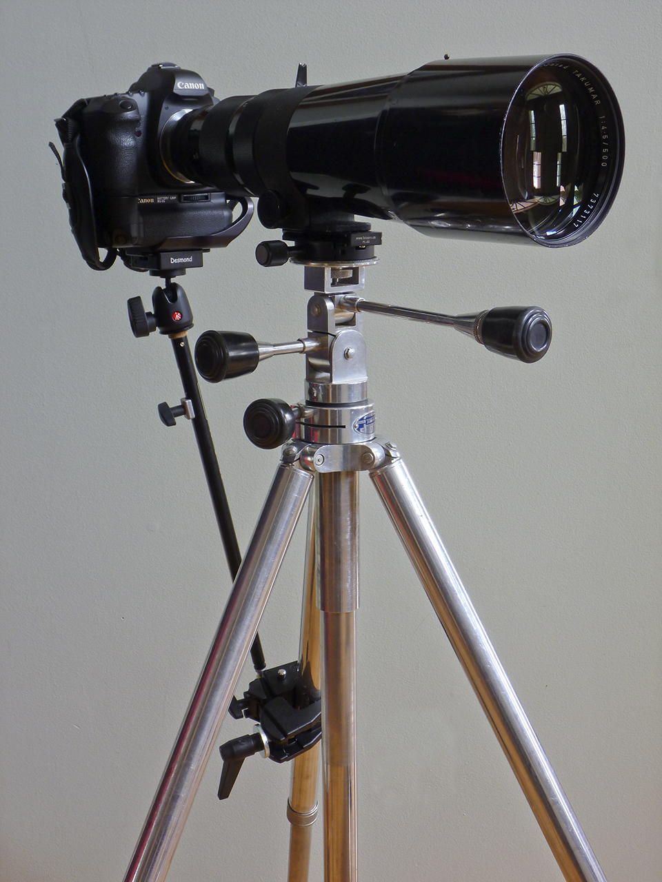 Super-Multi-Coated TAKUMAR 1:4.5/500mm and Manfrotto 359 Long Lens Support