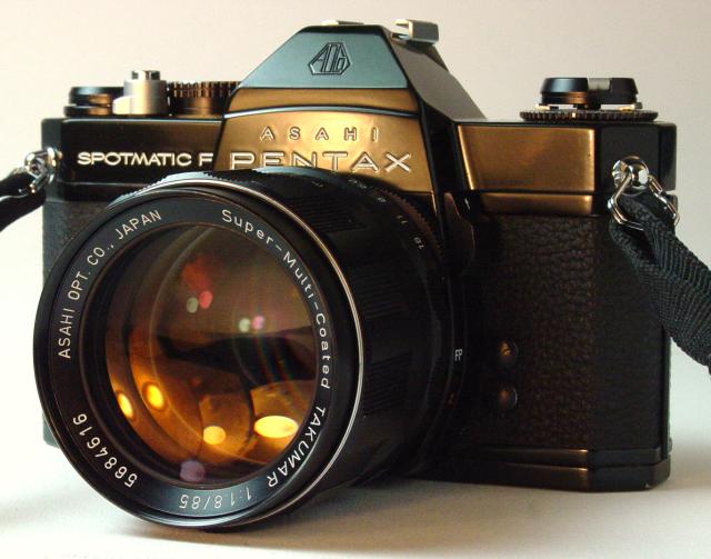 Super-Multi-Coated TAKUMAR 1:1.8/85mm with Spotmatic F