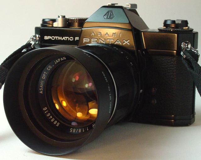 Super-Multi-Coated TAKUMAR 1:1.8/85mm with Spotmatic F
