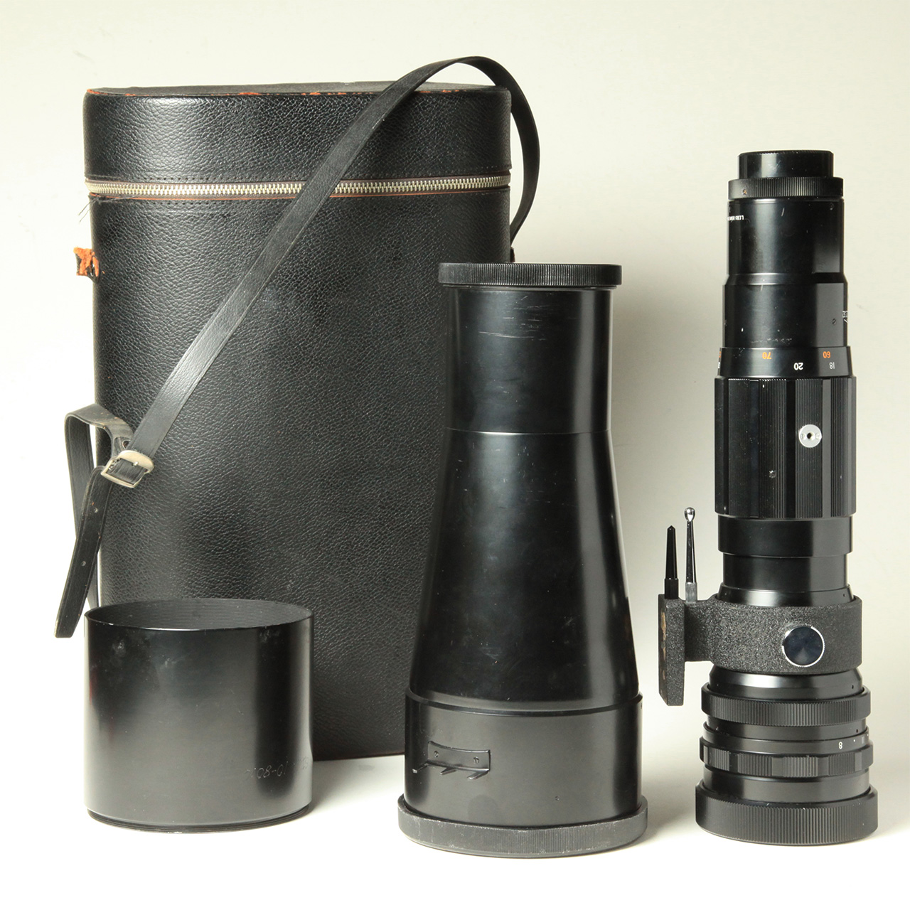 Vivitar 1:8.0 800mm with case (in pieces)