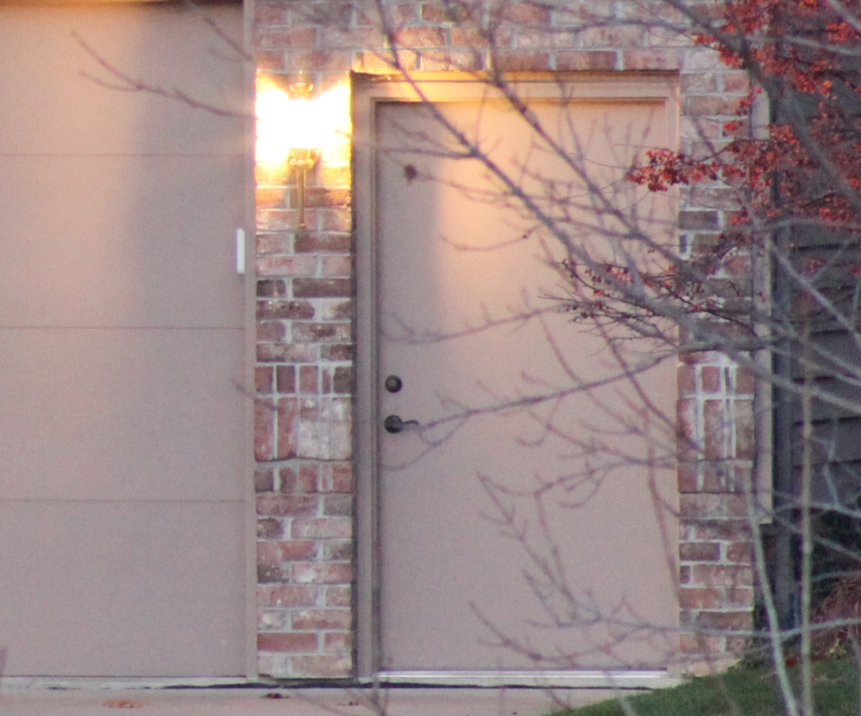 Click to Enlarge - 100% Crop - Super-Multi-Coated Takumar 1:5.6/400mm